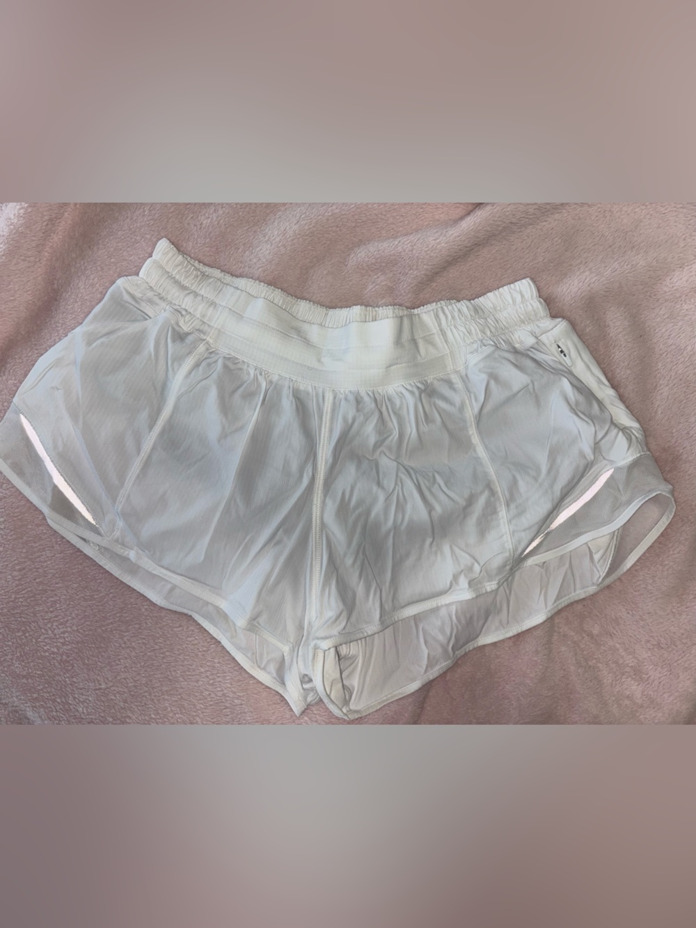 lululemon athletica Hotty Hot High Rise 2.5 in Shorts
